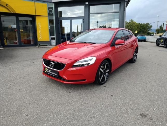 Volvo V40 D3 Momentum Automatik, 150ks, LED svjetla, jamstvo 3.g.